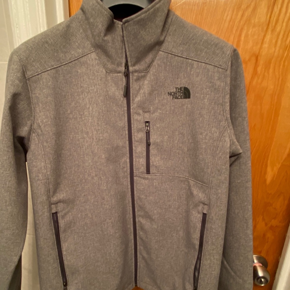 The North Face men’s windbreaker jacket